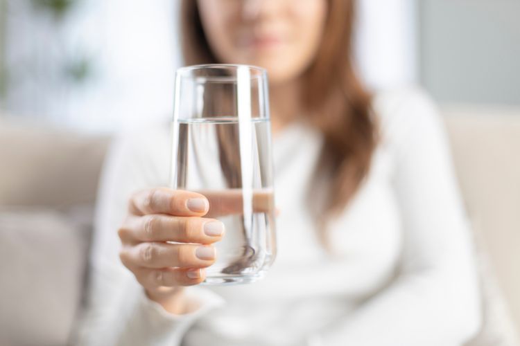 vaso de agua en verano